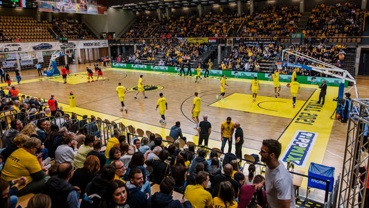 Tombola a Falco első hazai Bajnokok Ligája mérkőzésén – Nyerj szurkolói pólót a Neked Elmondom felajánlásával!